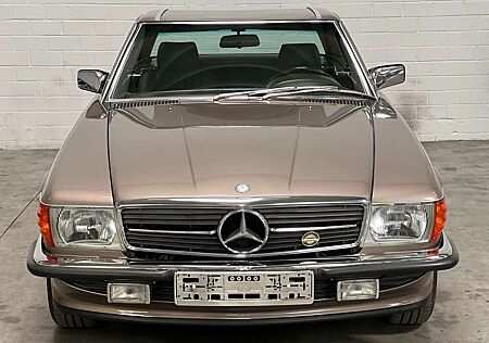 Mercedes-Benz SL 560