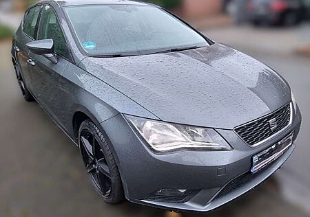 Seat Leon +STYLE+225/40-18 ALU+KLIMA+GRA+WINTER+MFL+AHK+