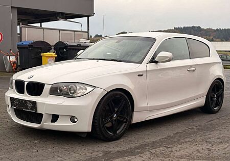 BMW 120 i M Navi CarPlay AUTOMATIK Leder 1Hand