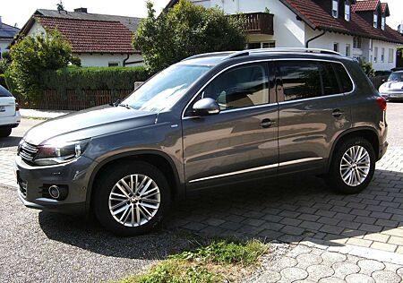VW Tiguan Volkswagen Sport CUP Navi Automatic Sitzheizung PDC 1.Hand