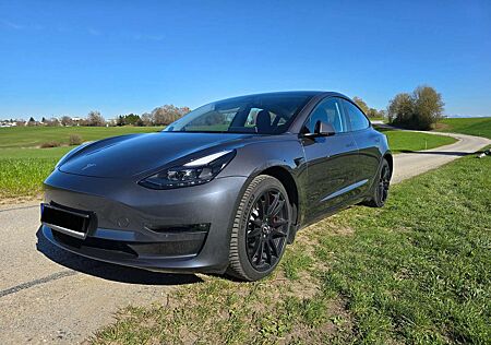 Tesla Model 3 Langstreckenbatt. Allradantrieb Dual Motor Performance