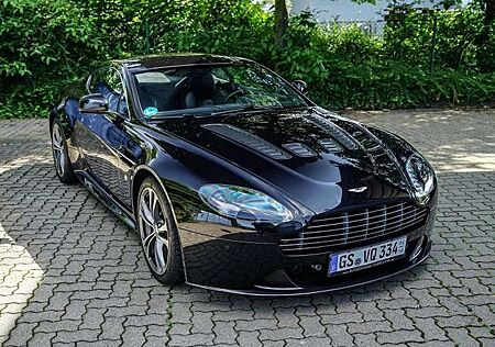 Aston Martin Vantage V12