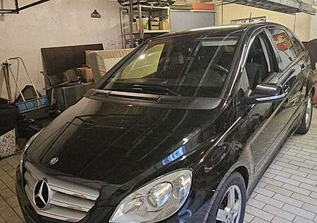 Mercedes-Benz B 180 CDI (245.207)