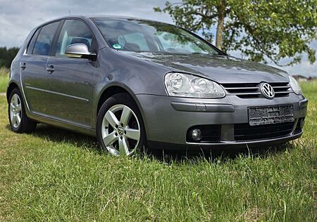 VW Golf Volkswagen 2.0 TDI DPF United