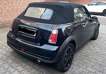 Mini One Cabrio Sidewalk