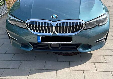 BMW 330i 330 3er Touring Touring xDrive Aut. Luxury Line