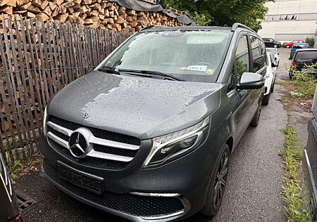 Mercedes-Benz V 300 4M Avantgarde BURM*360*AHK*7SITZ*2SCHIEBE