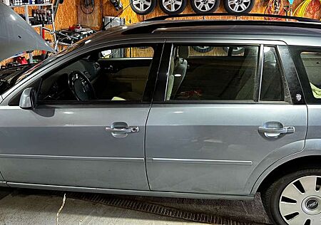 Ford Mondeo Turnier 1.8 Turnier Ghia