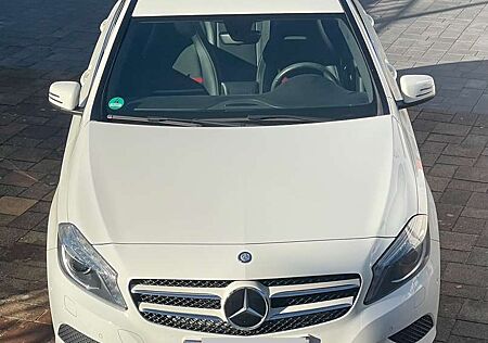 Mercedes-Benz A 180 CDI (BlueEFFICIENCY) 7G-DCT Style