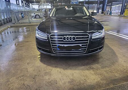 Audi A8 4.2 TDI DPF (clean diesel) quattro tiptronic