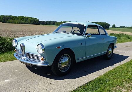 Alfa Romeo Giulietta Sprint Coupé-sehr dynamisch, hohe Qualität