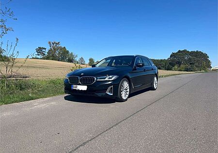 BMW 520d 520 xDrive LCI Luxory Line HUD Laser AHK