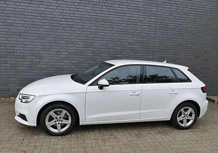 Audi A3 Sportback 1,5 Navi/Xenon/PDC/Klimaaut/Sitzh.