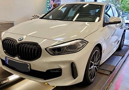 BMW 118 ia M Paket HUD Live Pr LED H/K Kom 1. Hd 19