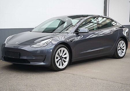 Tesla Model 3 Long Range AWD *19-Zoll*Matrix-LED*