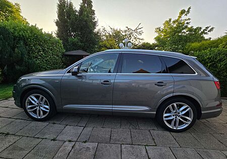 Audi Q7 3.0 TDI quattro tiptronic