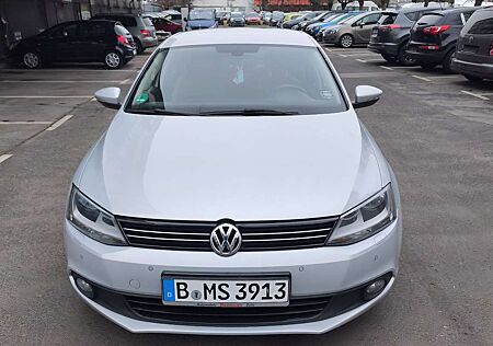 VW Jetta Volkswagen 1.2 TSI BlueMotion Techn. Comfortline Leder TÜV