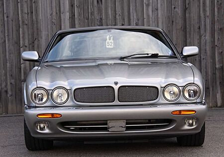 Jaguar XJR Top gepflegter mit 2 Jahre Garantie