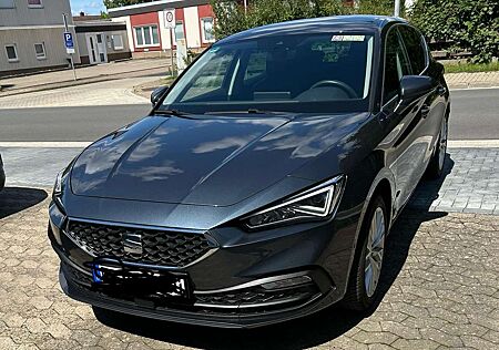 Seat Leon 1.5 TSI ACT OPF Xcellence mit Anhängerkup.