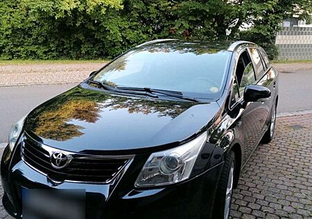 Toyota Avensis Combi 2.2 D-4D Automatik Business Edition