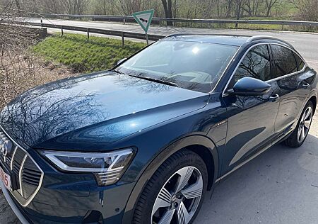 Audi e-tron 55 quattro advanced