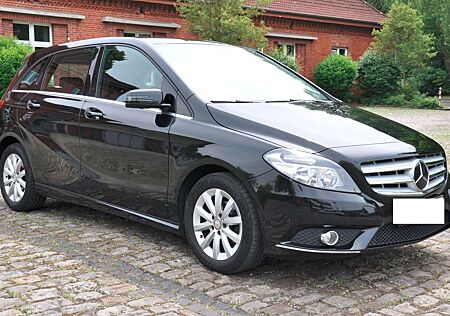 Mercedes-Benz B 180 (BlueEFFICIENCY) 7G-DCT