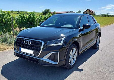 Audi Q2 30 TFSI S line/LED/AHK/Garantie