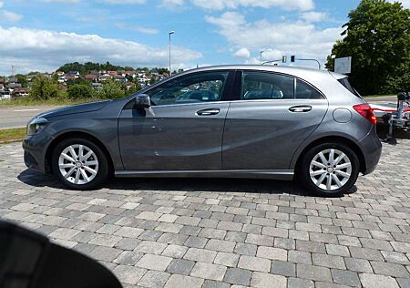 Mercedes-Benz A 180 BlueEfficiency Sitzhzg Autom Allwetter Tem