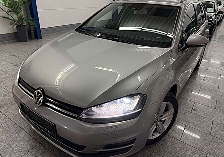 VW Golf Volkswagen VII 1.6 TDI*AUTO*BI-XN*NAV*STD-HZG*TMP*MASS