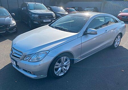 Mercedes-Benz E 200 Coupe CGI Avantgarde. / Panorama