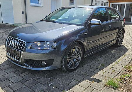 Audi S3 2.0 TFSI quat 1.H.unfallfrei, neuwertiger Zus