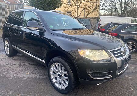 VW Touareg Volkswagen R5 TDI*AUTOMATIK*ANHÄNGER*NEU TURBOLADER