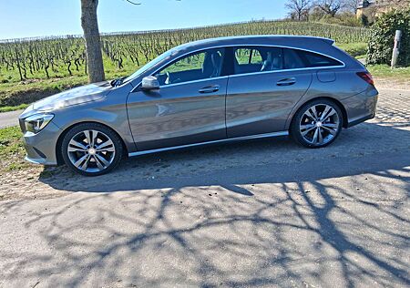 Mercedes-Benz CLA 200 Shooting Brake Urban / Steuerkette neu