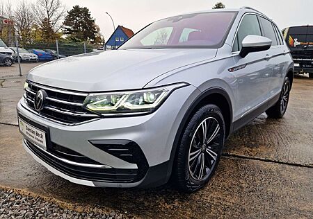VW Tiguan Volkswagen Elegance 4Motion Matrix-LED, ACC