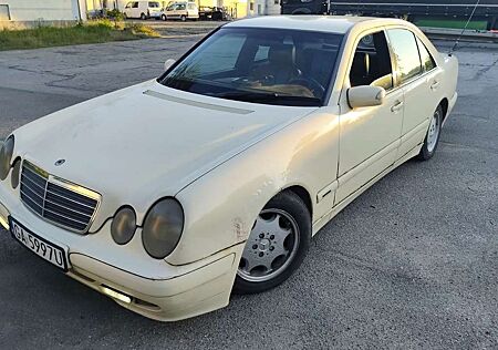Mercedes-Benz E 220 CDI Automatik