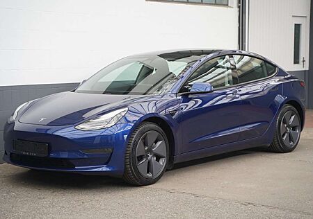 Tesla Model 3 Long Range AWD *AHK*Matrix-LED*