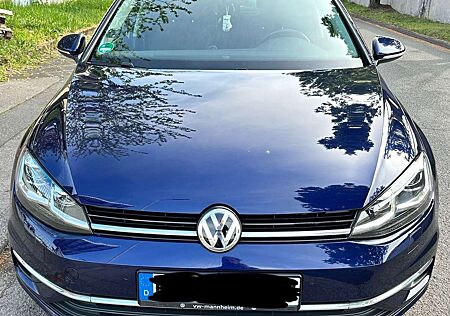 VW Golf Volkswagen LED Scheinw*ACC*AHK*Sound Ausstattung *Scheckheft