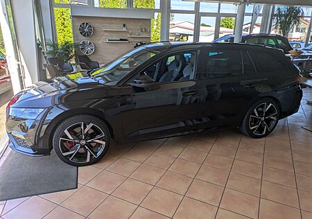 Skoda Octavia RS / DSG / Pano / AHK / STHZ / Matrix / ACC /
