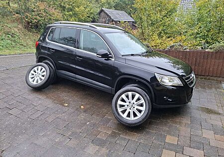 VW Tiguan Volkswagen Sport & Style 4Motion 8fach Bereift