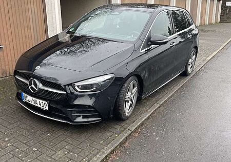 Mercedes-Benz B 180 AMG LINE+HUB+PANO+AHK+MAMORY+SOUND+MULT