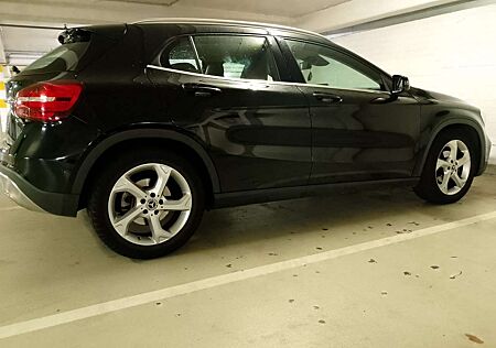 Mercedes-Benz GLA 180 GLA