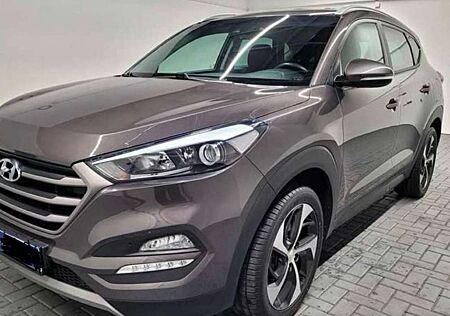 Hyundai Tucson 1.6 Turbo 2WD Style 6G SHZ PANO TEMPO