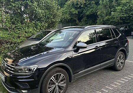 VW Tiguan Allspace Volkswagen Highline 4Motion