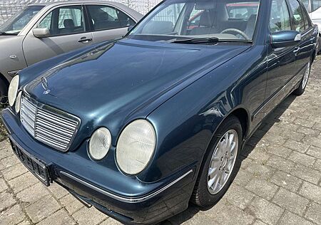 Mercedes-Benz E 200 Kompressor (210.048)