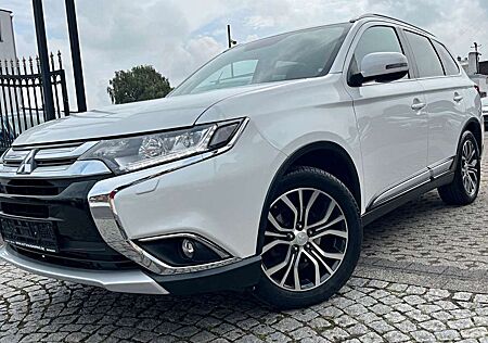 Mitsubishi Outlander 2.2 DIAMANT EDITION 4X4*7-SITZER-NAVI-