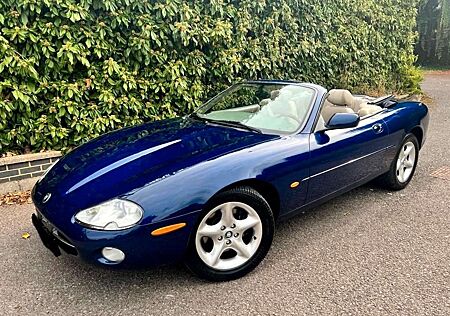Jaguar XK8 2+2 Convertible 2001 *EU 22 Jahre in 1 Hand