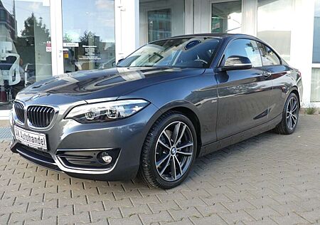 BMW 220 i Sport-Aut. Sport Line Coupe LED Navi