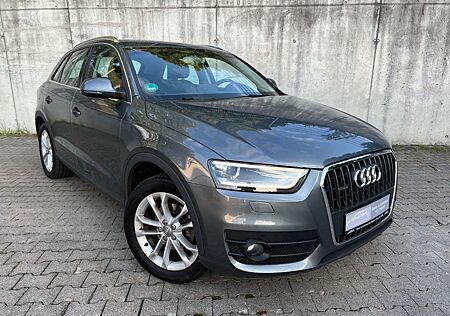 Audi Q3 2.0TFSI 155kW S tronic quattro*Leder*Pano*ACC