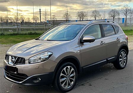 Nissan Qashqai 1.6 dci Tekna 4X4 Panorama/ Kamera/ Navi