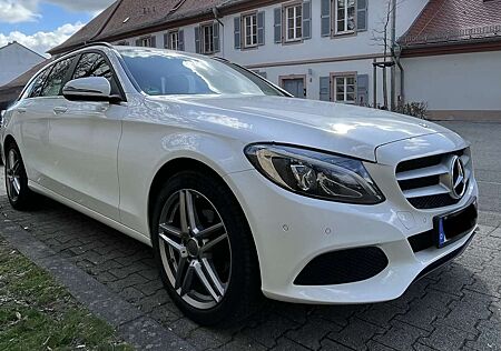 Mercedes-Benz C 180 T Edition C CGI (205.240)